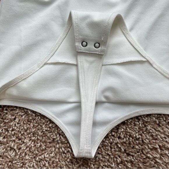 Abercrombie & Fitch Ruched Tank Bodysuit - Picture 3 of 13